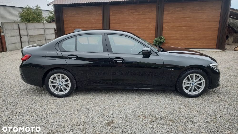 BMW Seria 3 330e Advantage - 11