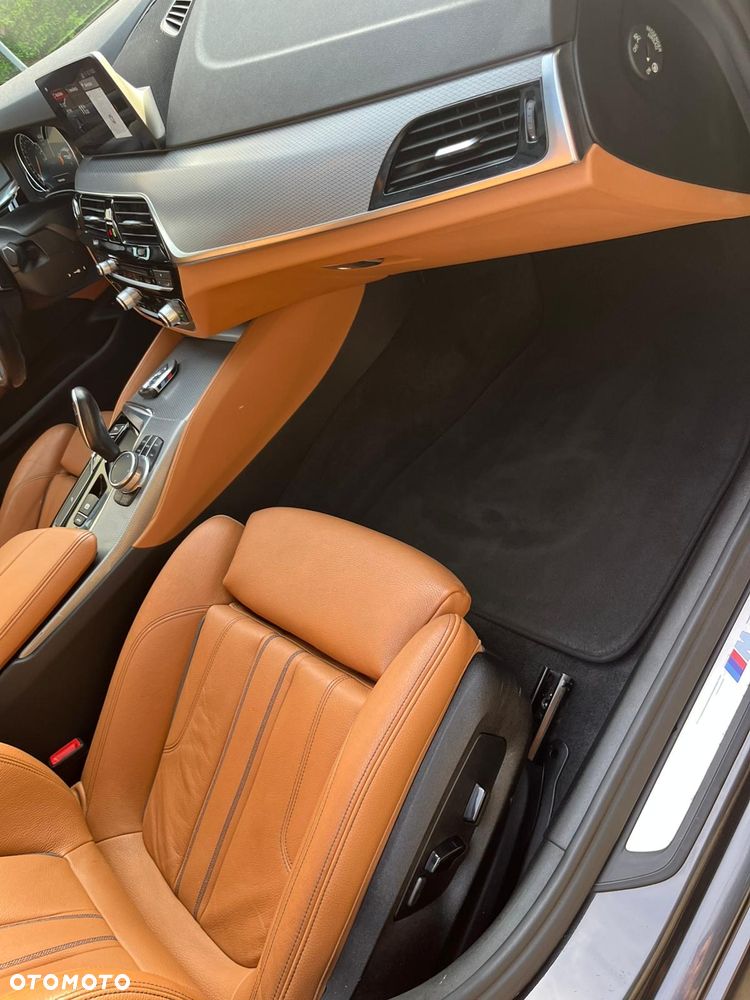 BMW Seria 5 520d M Sport Edition - 9