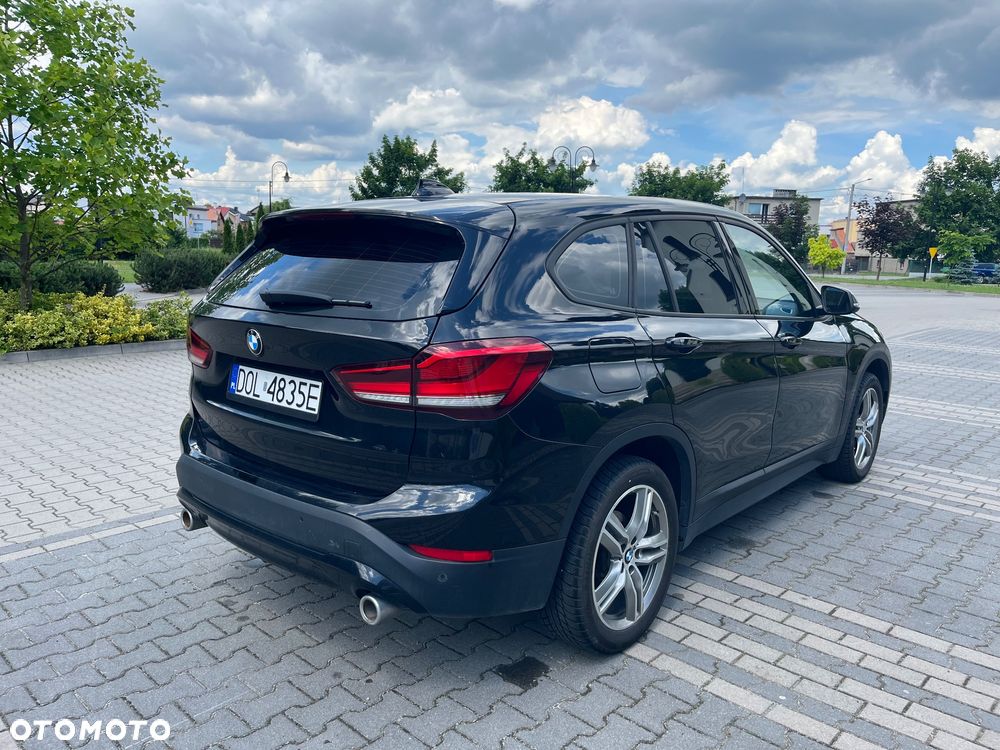BMW X1 xDrive18d Business Edition - 4