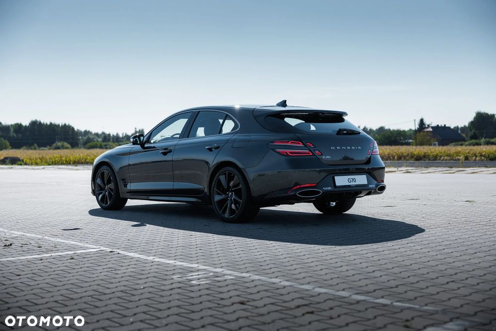 Genesis G70 2.0T Plus AWD 8AT Sport - 8