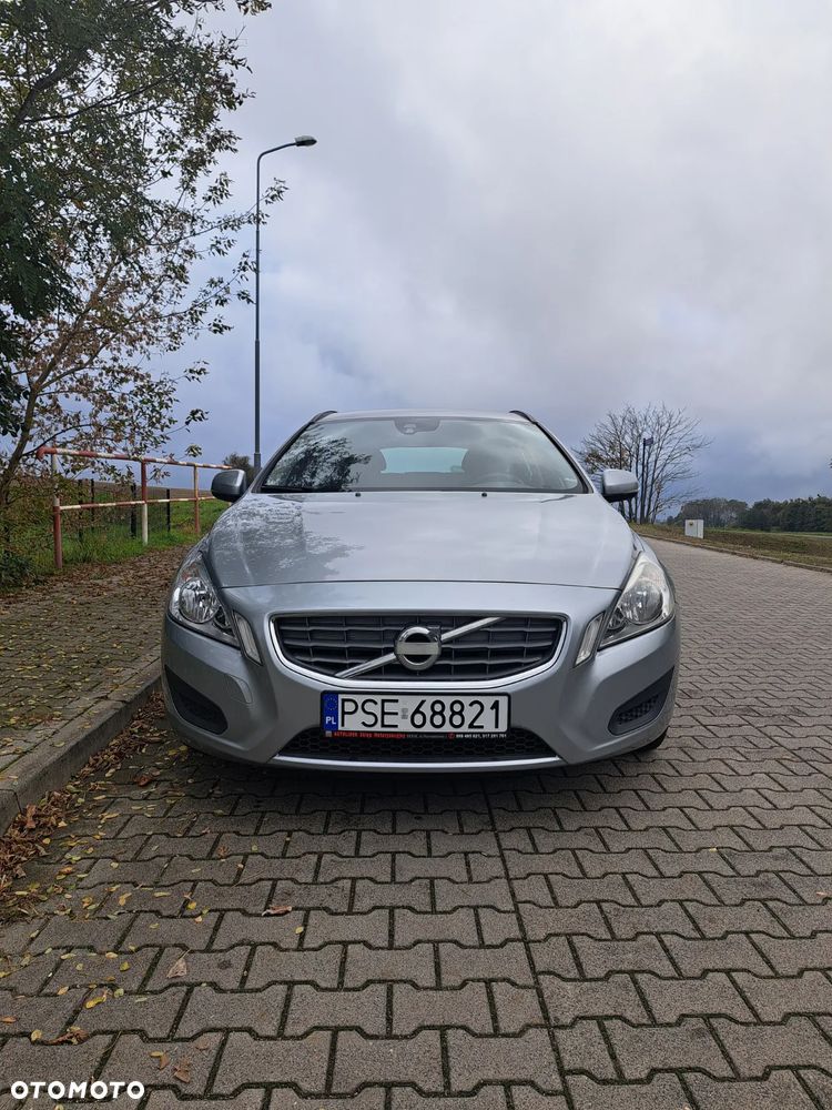 Volvo V60 D2 Momentum - 9