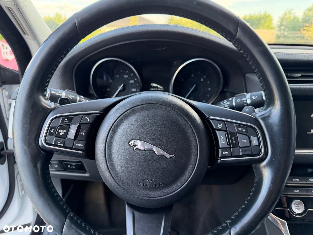 Jaguar XF 2.0 i4D Prestige - 13