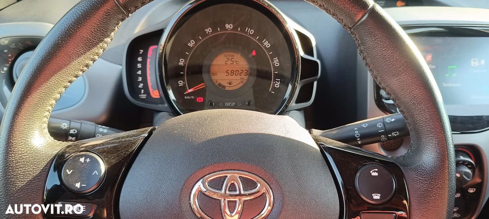 Toyota Aygo x-play - 6