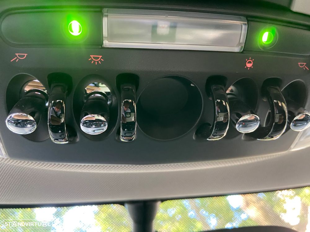 MINI 5 Portas Cooper D - 17