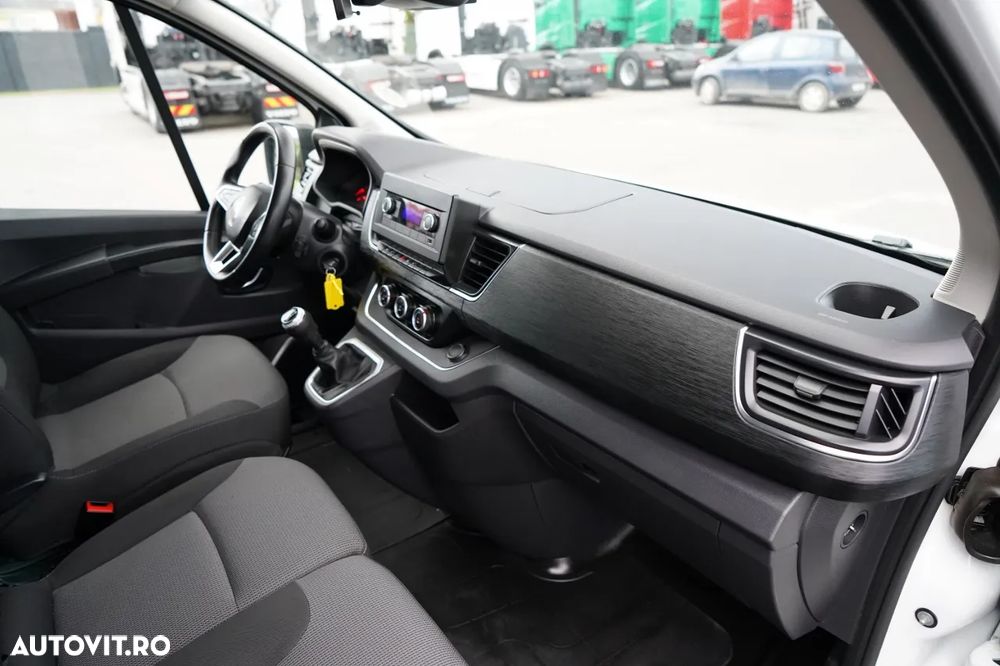 Renault TRAFIC III / AUTOBUS / 9 LOCURI / PRIMUL PROPRIETAR / DEALER POLONESE / 2022 / - 30