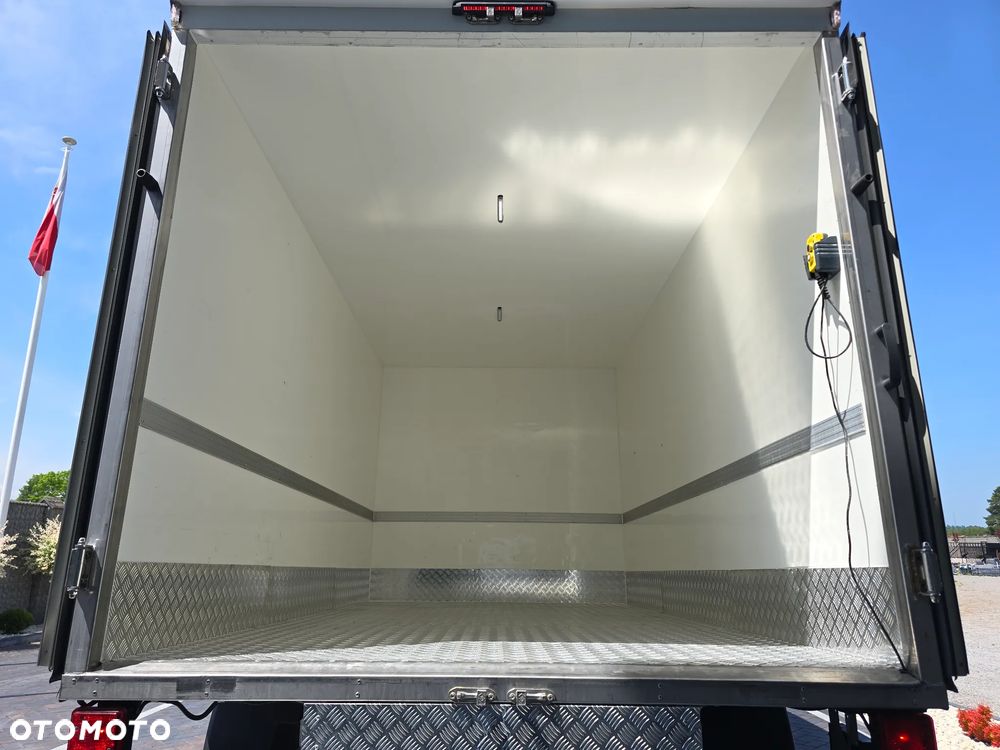 Ford TRANSIT 350-170 IZOTERMA WINDA 750Kg 48 Tyś Km SERWIS ASO FORD DO OSTATNIEGO Km SALON PL STAN JAK NOWY TEMPOMAT KLIMA ELKTRYKA ASYSTEN KIEROWCY WZMOCNIONE TYLNE ZAWIESZENIE RESOR + PODUSZKI PNEŁMATYCZNE - 19