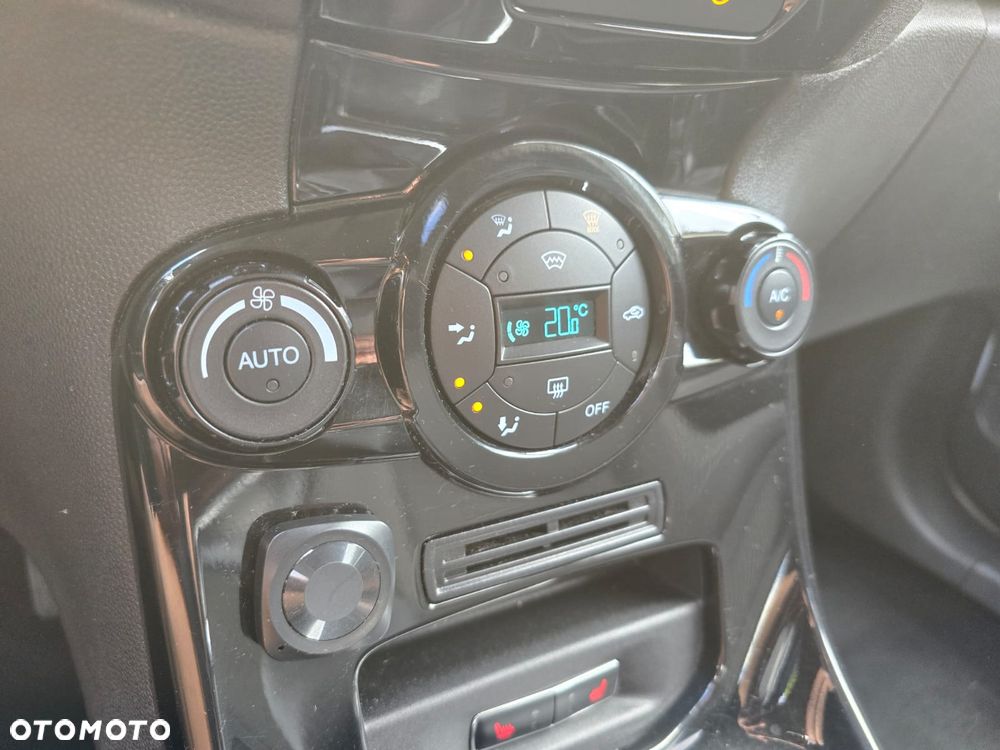 Ford Fiesta 1.0 EcoBoost Titanium - 28