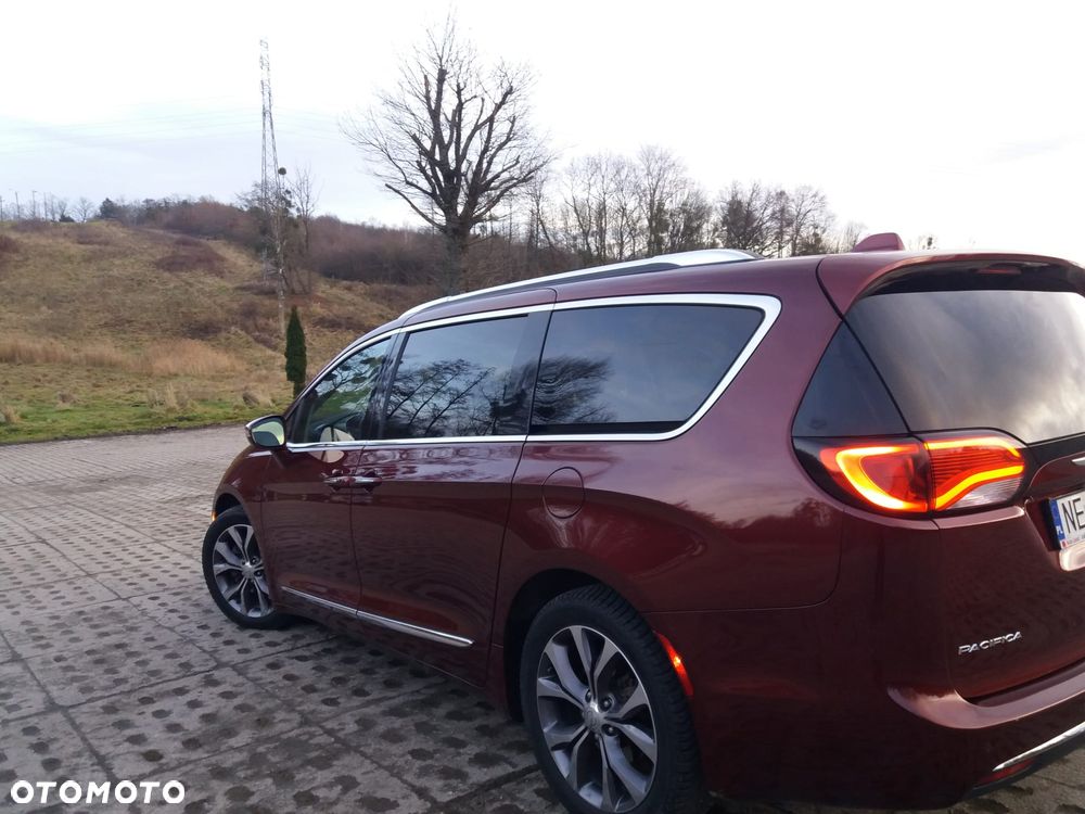 Chrysler Pacifica - 18