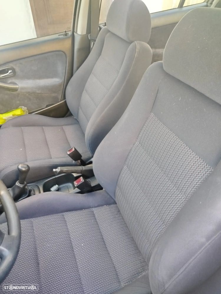 Honda Civic 1.4i S - 10