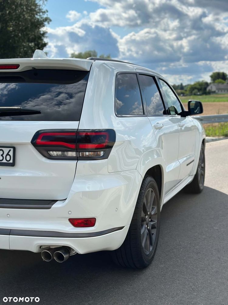 Jeep Grand Cherokee 5.7 V8 HEMI Overland Summit - 19