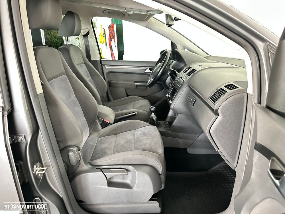 VW Touran 1.6 TDI Blue.Confortline 7L - 25