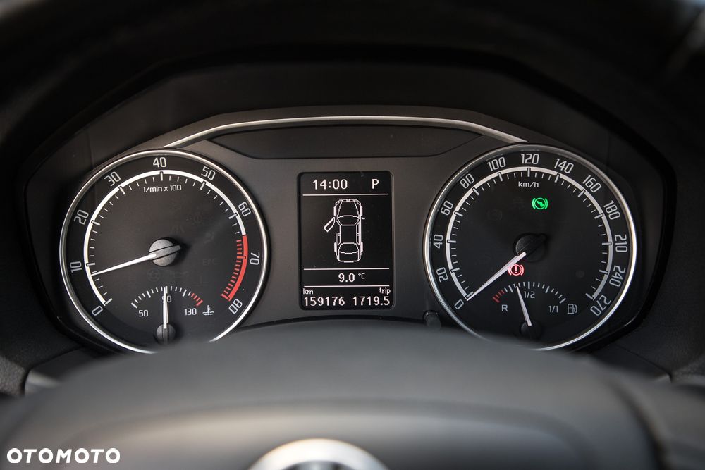 Skoda Octavia 2.0 TSI DSG RS - 19