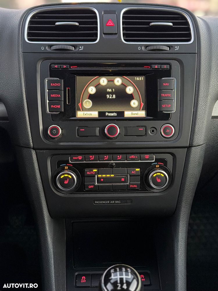 Volkswagen Golf 1.6 TDI DPF Highline - 11