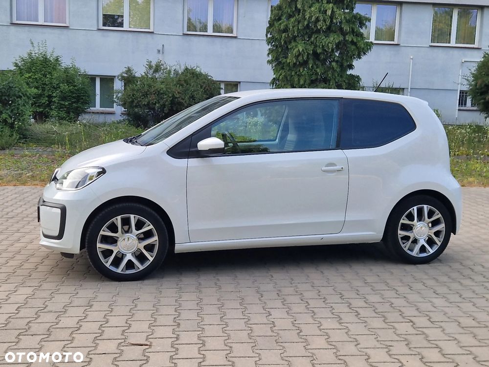 Volkswagen up! 1.0 Black Style - 4