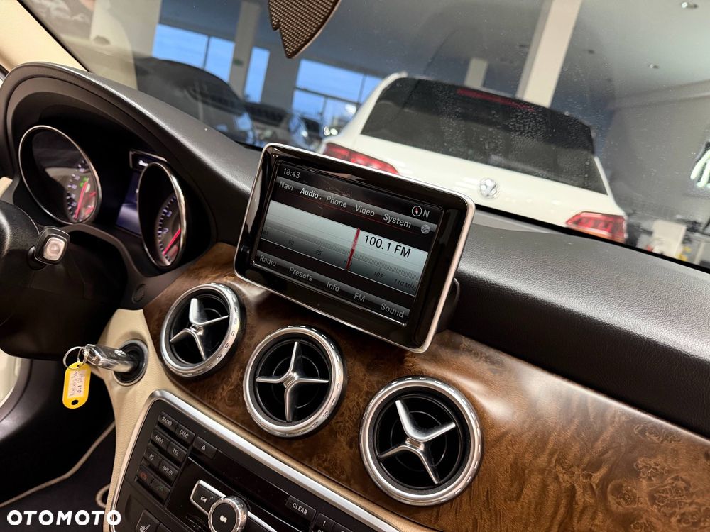 Mercedes-Benz GLA 250 7G-DCT SCORE - 27