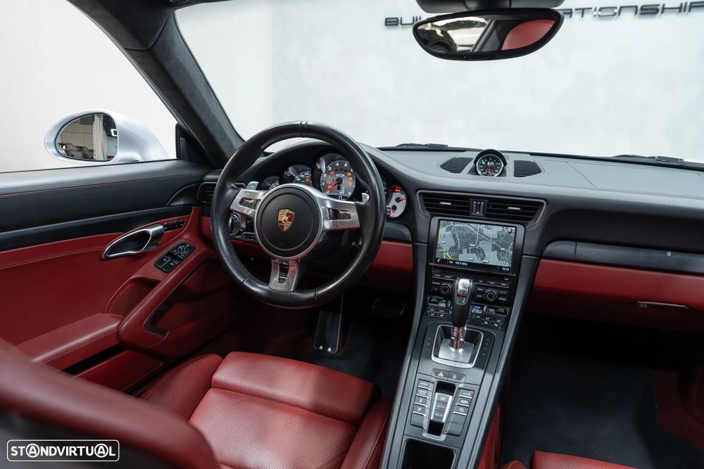 Porsche 911 (991) Carrera 4 GTS PDK - 20