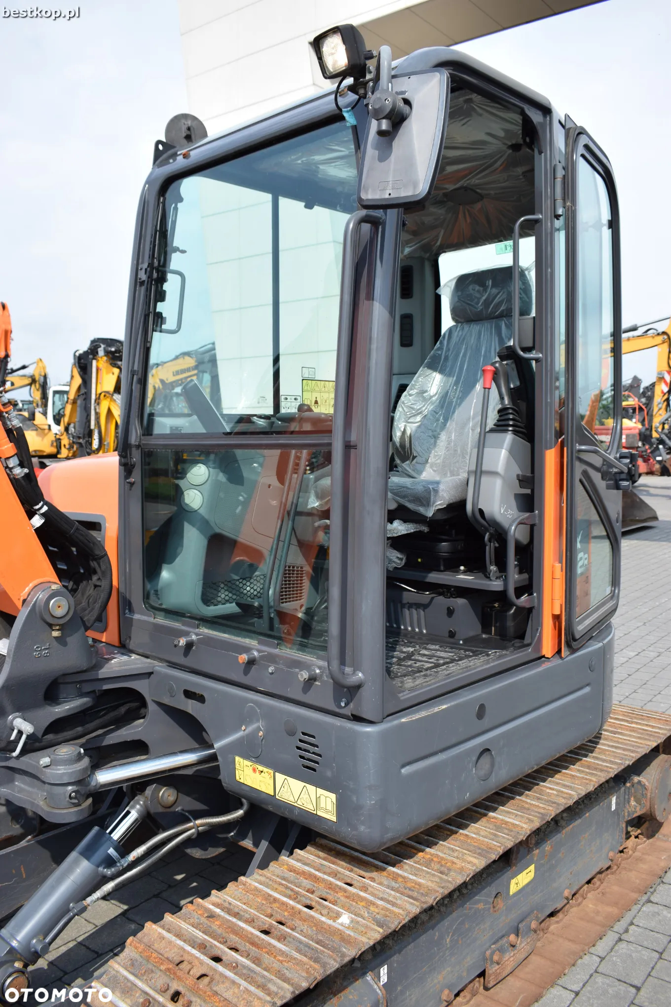 Doosan DX62R-3 - 24