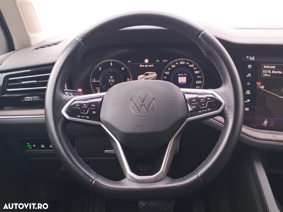 Volkswagen Touareg - 13