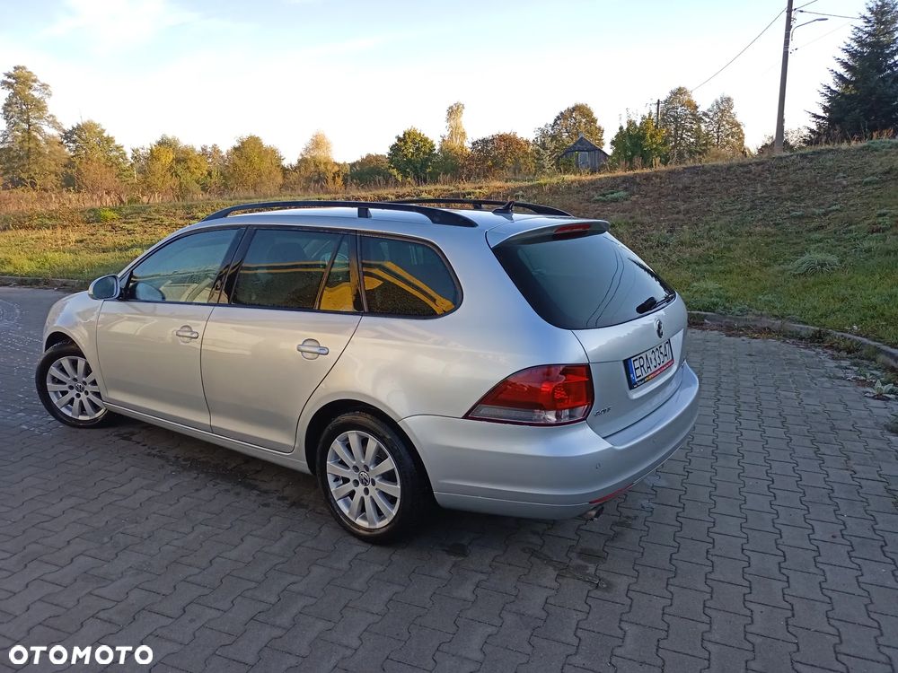 Volkswagen Golf 1.6 TDI DPF BlueMotion Technology Comfortline - 2