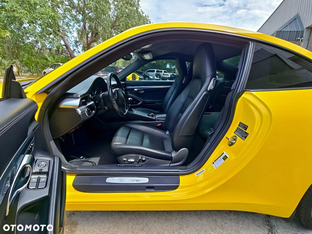 Porsche 911 Carrera - 6