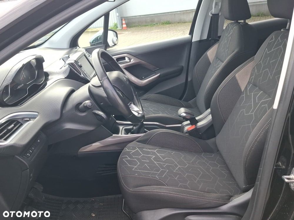 Peugeot 2008 1.2 Pure Tech Style S&S - 12