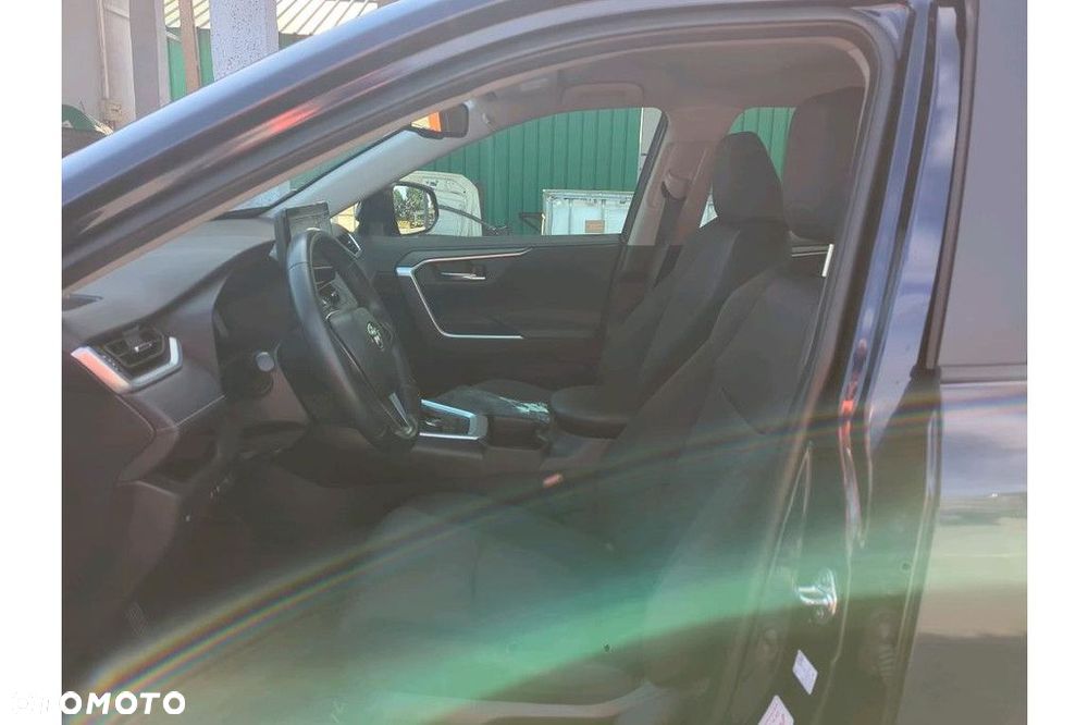 Toyota RAV4 - 6