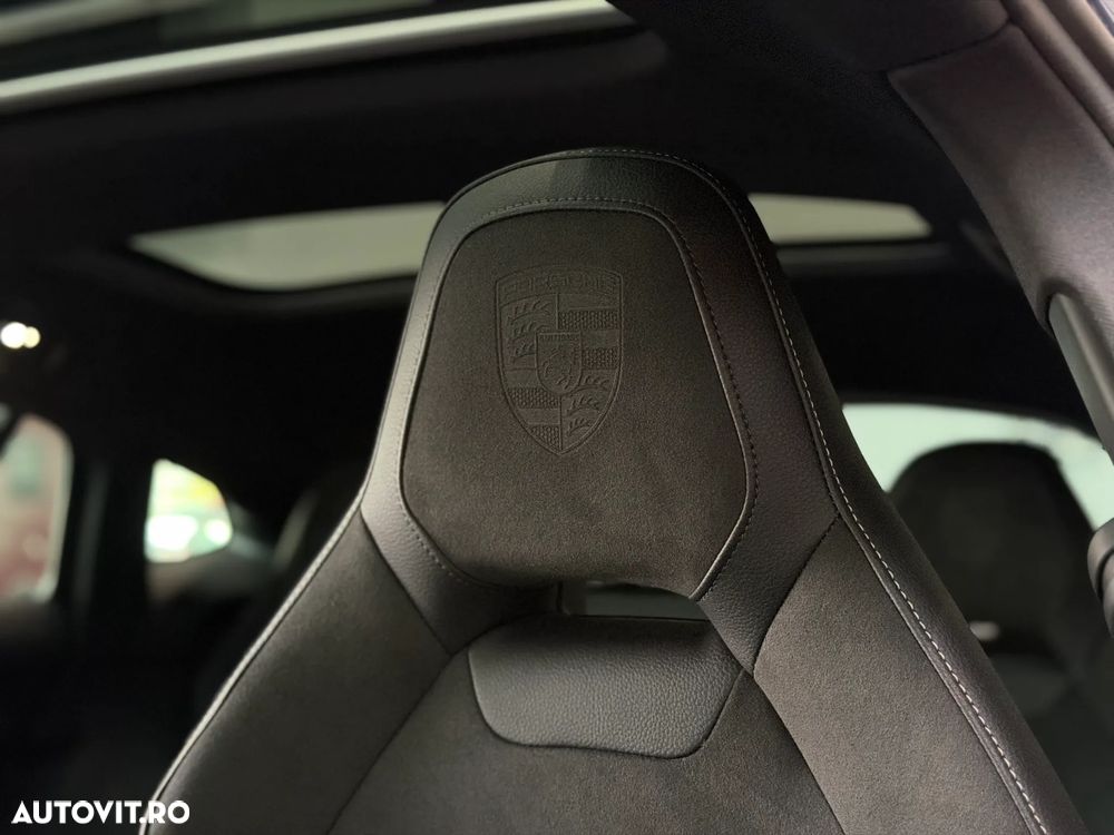 Porsche Panamera 4 E-Hybrid - 32