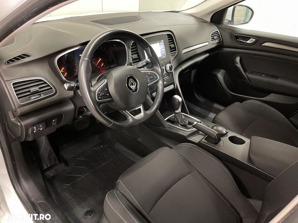 Renault Megane TCe EDC Zen - 5