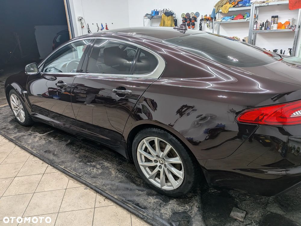 Jaguar XF 2.2 D Portfolio - 13