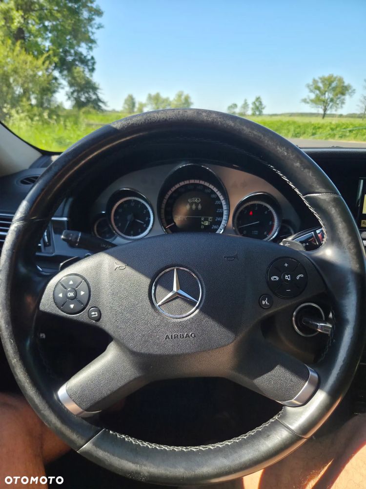 Mercedes-Benz Klasa E 350 CDI 4-Matic BlueEff - 33