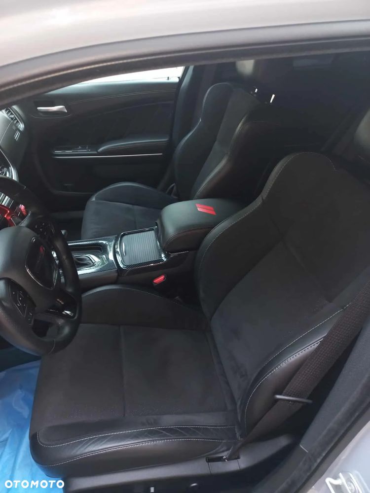 Dodge Charger 5.7 R/T - 10