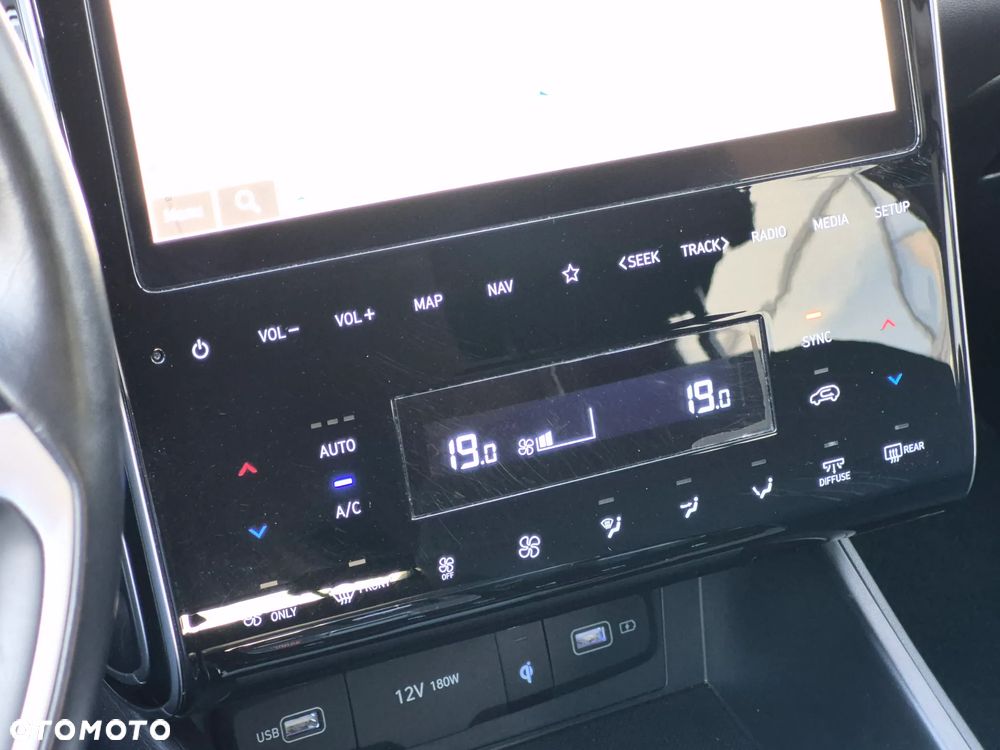 Hyundai Tucson 1.6 T-GDi HEV Executive 4WD - 26
