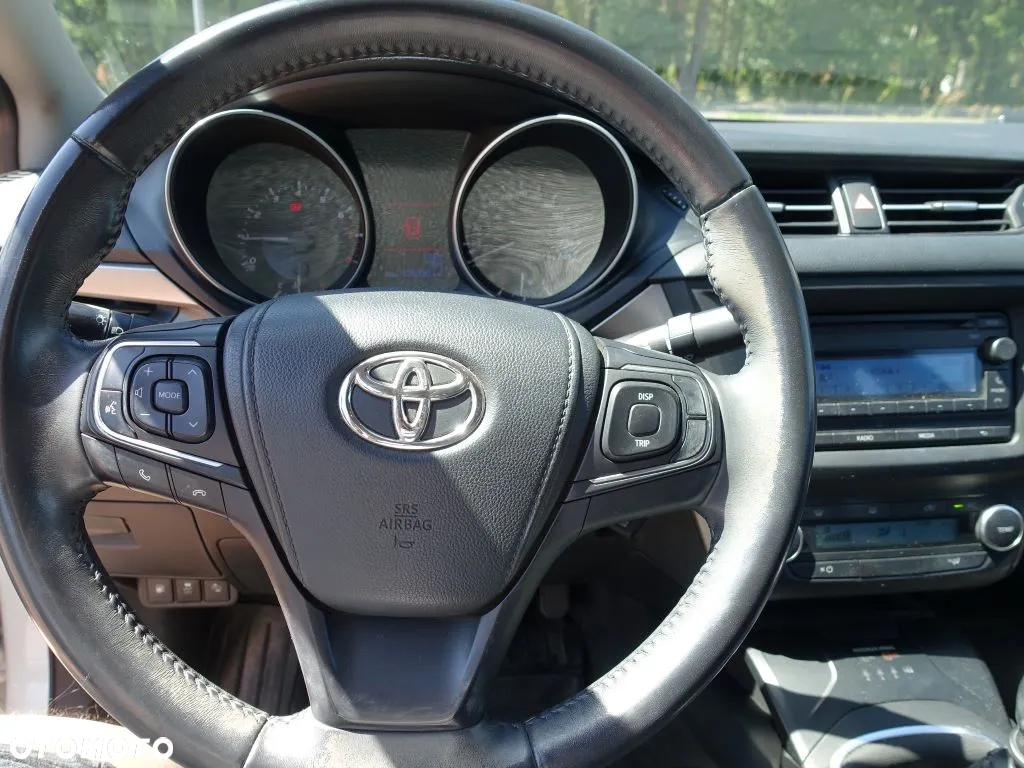 Toyota Avensis 1.8 Active - 17