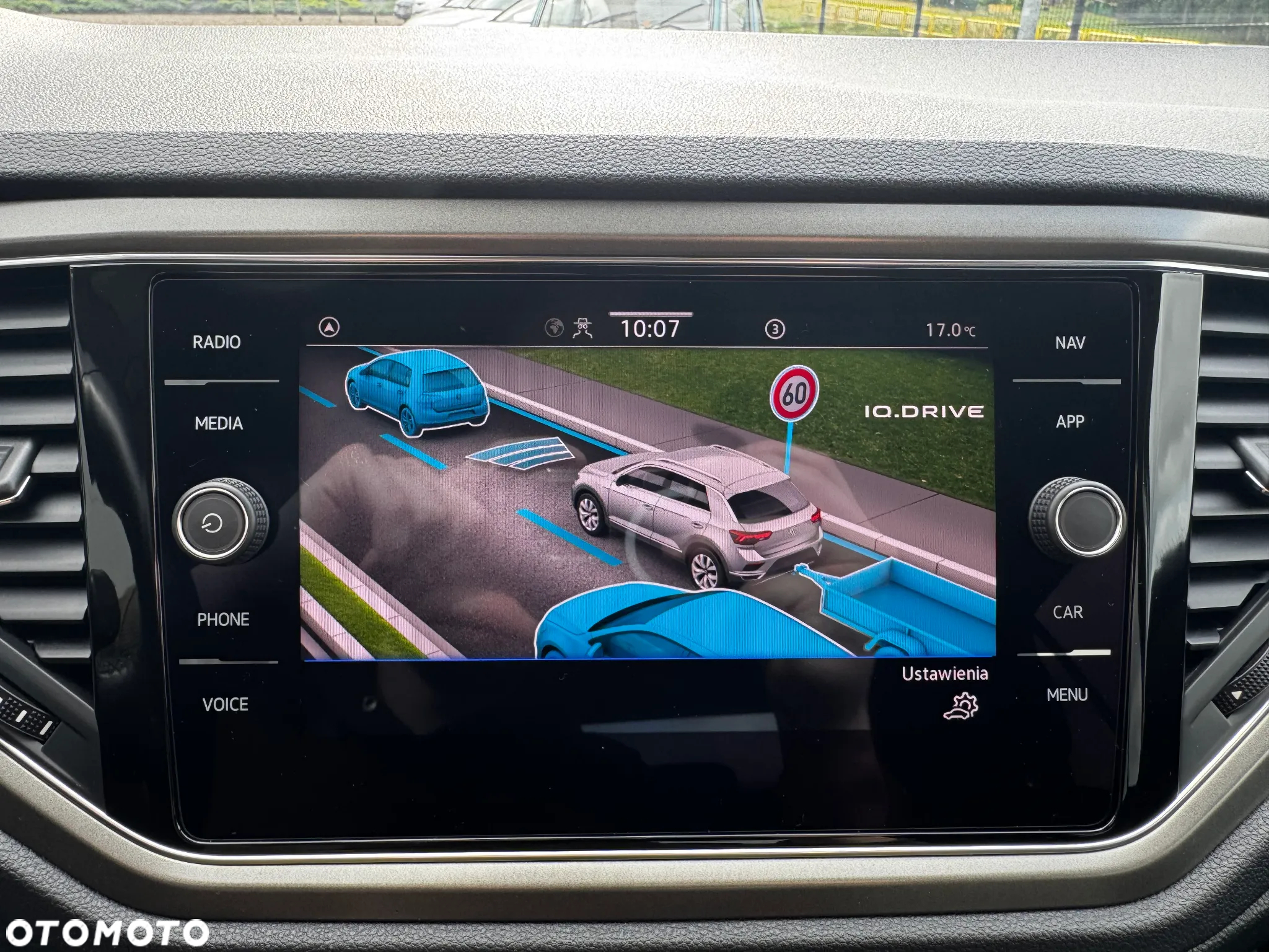 Volkswagen T-Roc 2.0 TDI SCR DSG IQ.DRIVE - 29