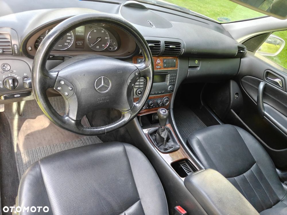 Mercedes-Benz Klasa C 220 T CDI Avantgarde - 20