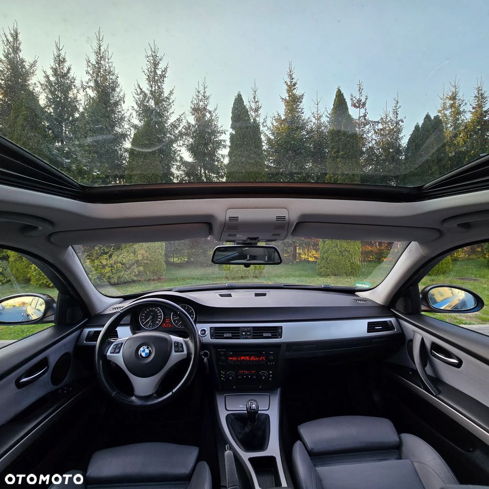 BMW Seria 3 320i Touring - 40