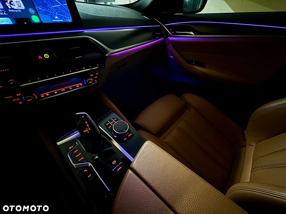 BMW Seria 5 530i Touring M Sport Edition - 34