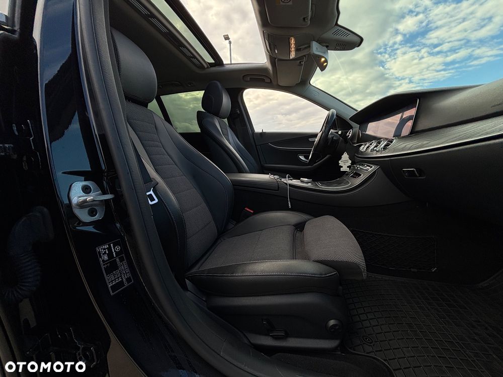Mercedes-Benz Klasa E 220 d 4-Matic Avantgarde - 39