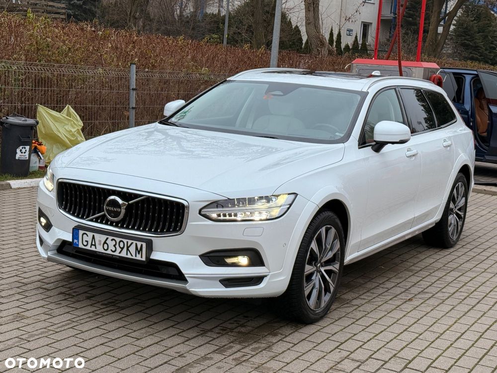 Volvo V90 Cross Country B5 D AWD Ultimate - 2