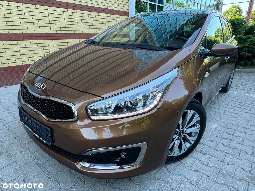 Kia Ceed 1.6 CRDi 136 ISG Dream-Team Edition - 8