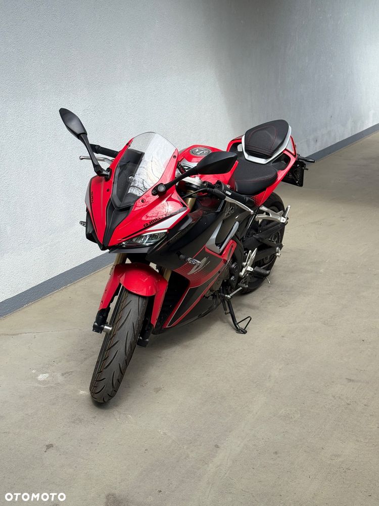 QJMOTOR SRK 125R - 2