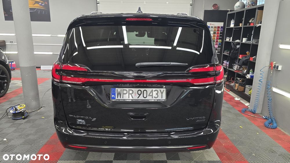 Chrysler Pacifica - 5