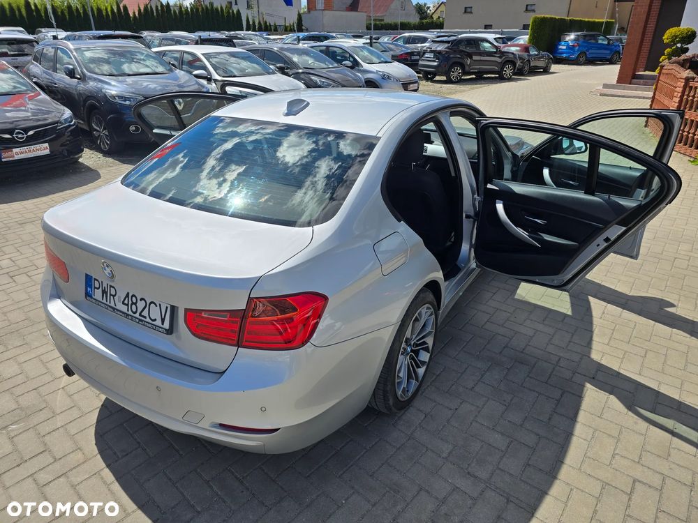 BMW Seria 3 - 34