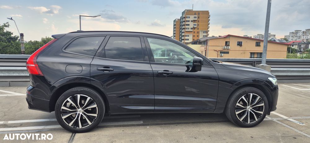 Volvo XC 60 B4 MHEV AT AWD Ultimate Dark - 18