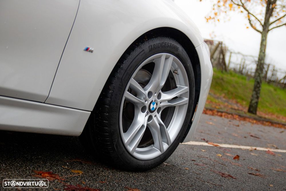 BMW 330 e iPerformance Pack M - 23