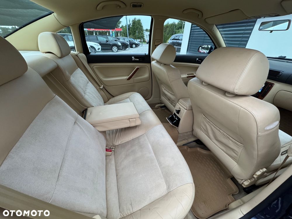 Volkswagen Passat 2.0 Exclusive - 30