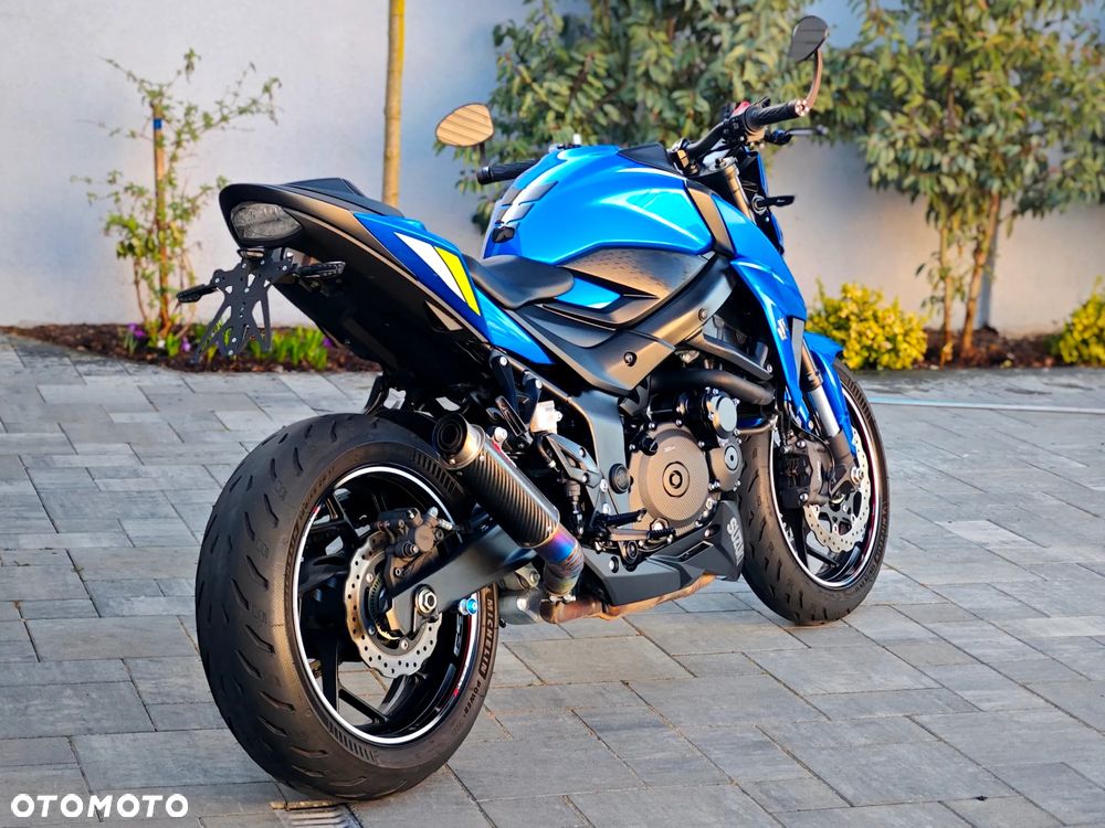 Suzuki GSX - 4