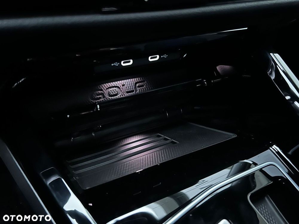 Volkswagen Golf - 22