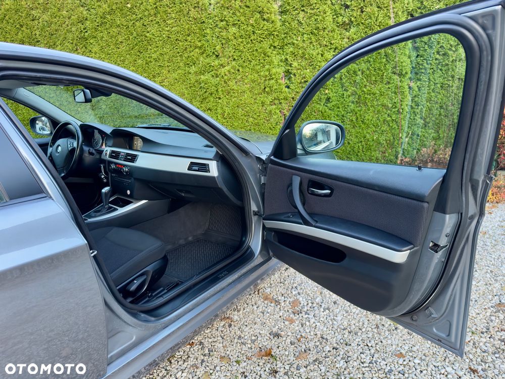 BMW Seria 3 - 25