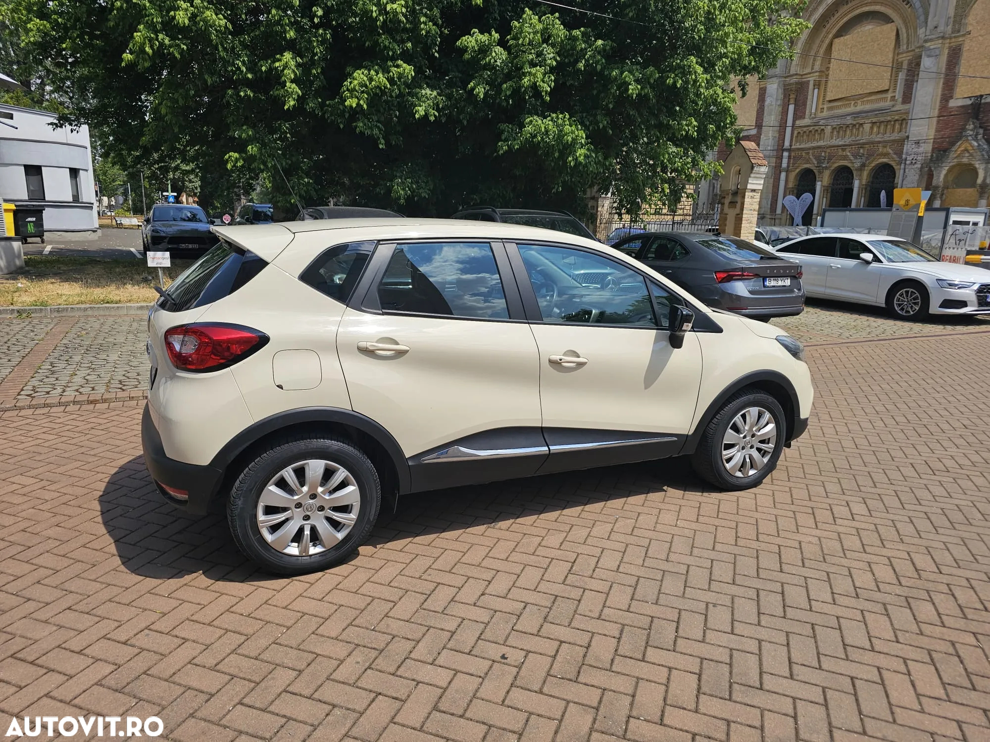 Renault Captur - 10